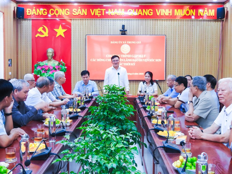 ĐẢNG ỦY XÃ TRUNG GIÃ TỔ CHỨC GẶP MẶT CÁN BỘ CHỦ CHỐT HUYỆN SÓC SƠN (CŨ) CÁC THỜI KỲ- Ảnh 2.