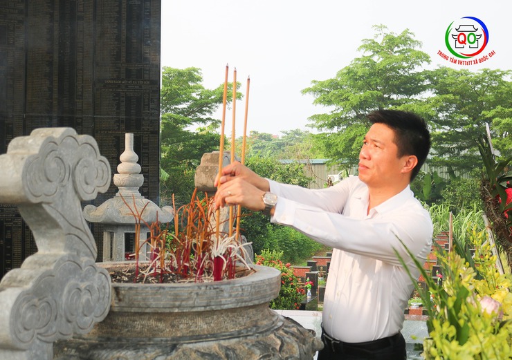 Các đồng chí lãnh đạo xã viếng nghĩa trang liệt sĩ nhân dịp kỷ niệm 80 năm ngày Quốc khánh 2/9- Ảnh 4.
