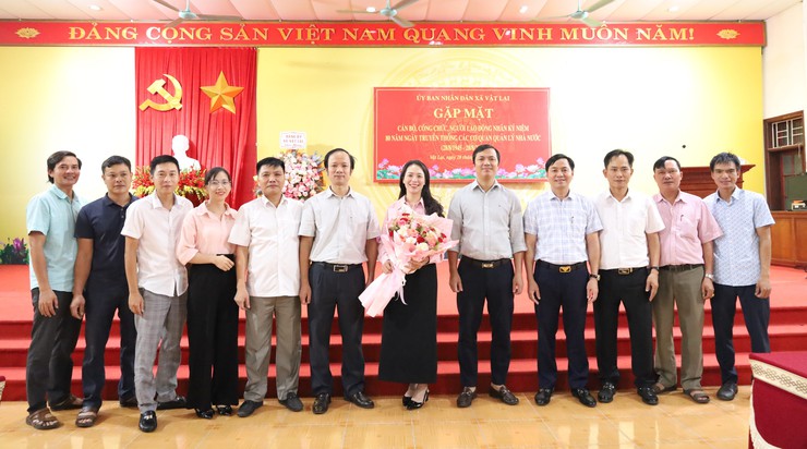 UBND xã Vật Lại gặp mặt cán bộ, công chức, viên chức, người lao động nhân kỷ niệm 80 năm ngày truyền thống các cơ quan quản lý nhà nước (28/8/1945 - 28/8/2025)- Ảnh 6.