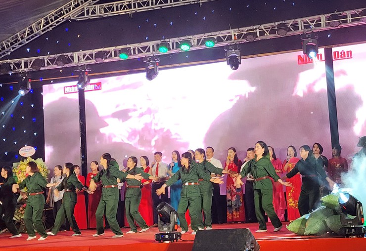 Rực rỡ Chương trình nghệ thuật "Rạng rỡ non sông – vinh quang Nhân dân – tự hào Hà Nội"- Ảnh 6.