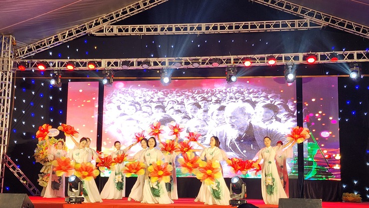 Rực rỡ Chương trình nghệ thuật "Rạng rỡ non sông – vinh quang Nhân dân – tự hào Hà Nội"- Ảnh 19.