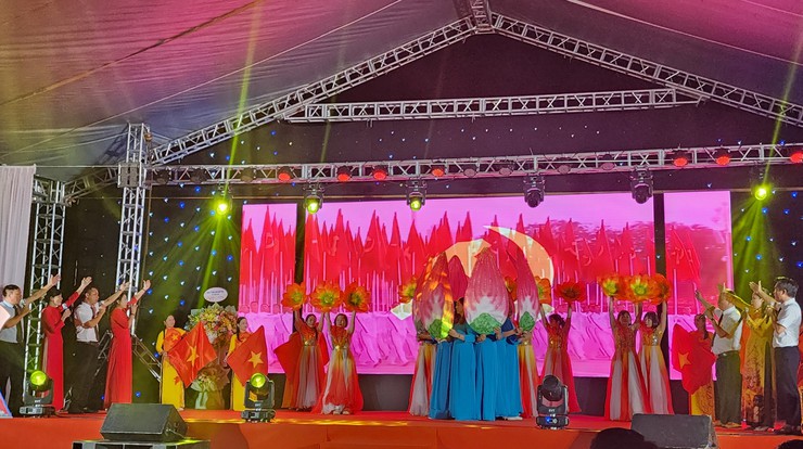 Rực rỡ Chương trình nghệ thuật "Rạng rỡ non sông – vinh quang Nhân dân – tự hào Hà Nội"- Ảnh 30.