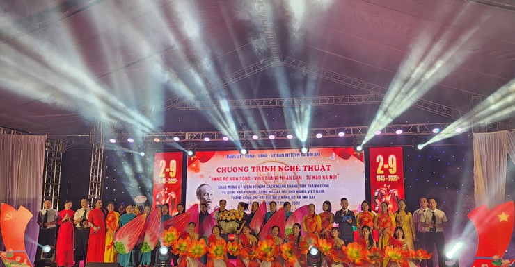 Rực rỡ Chương trình nghệ thuật "Rạng rỡ non sông – vinh quang Nhân dân – tự hào Hà Nội"- Ảnh 32.