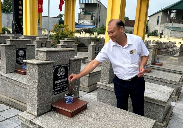 Lãnh đạo xã Phú Cát dâng hương tưởng niệm các anh hùng liệt sĩ nhân kỷ niệm 80 năm Quốc khánh 2/9- Ảnh 9.