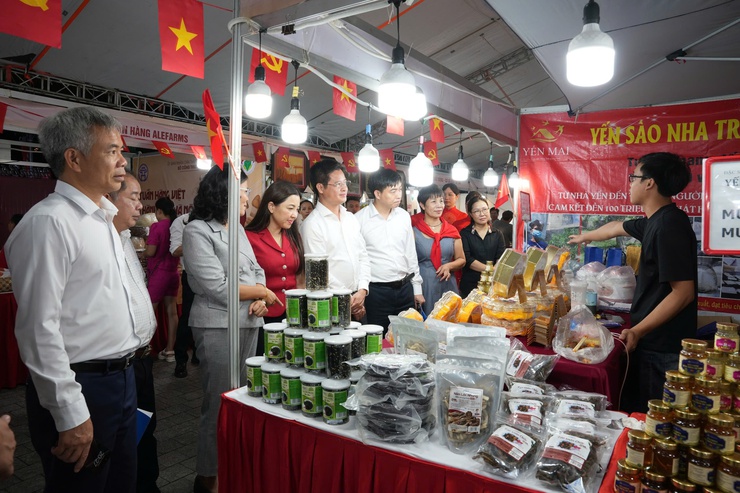 Khai mạc “Tuần hàng Việt trên địa bàn thành phố Hà Nội” năm 2025- Ảnh 2.