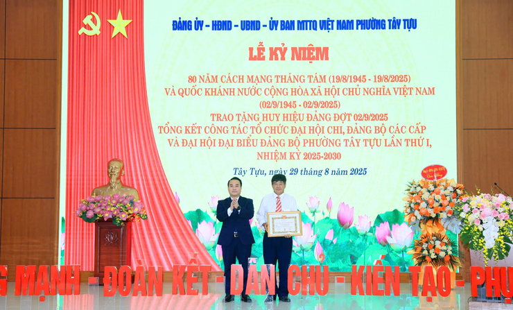 Phường Tây Tựu tổ chức Lễ kỷ niệm 80 năm Cách mạng Tháng Tám thành công và Quốc khánh 2/9- Ảnh 4.