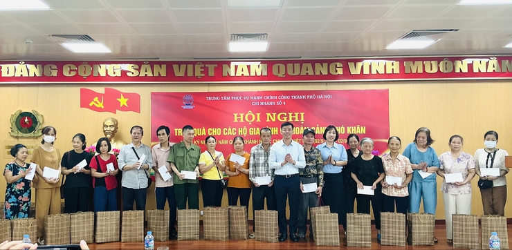 Chi nhánh số 4 - Trung tâm Phục vụ hành chính công thành phố Hà Nội tổ chức kỷ niệm 80 năm Ngày Quốc khánh 2/9- Ảnh 1.