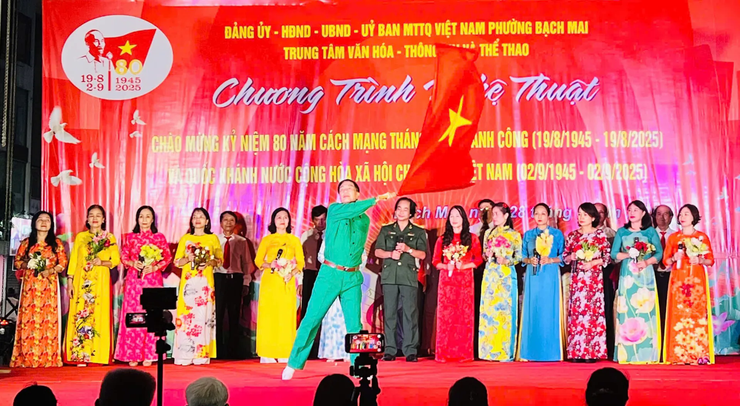 Phường Bạch Mai: chương trình nghệ thuật tạo không khí phấn khởi mừng Quốc khánh- Ảnh 1.