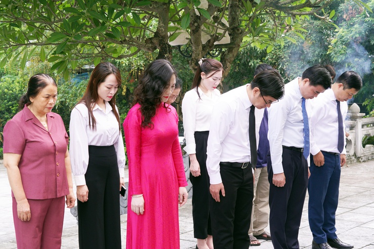 Phường Chương Mỹ tổ chức Lễ dâng hương tưởng niệm các Anh hùng Liệt sĩ nhân dịp Quốc khánh 2/9- Ảnh 2.
