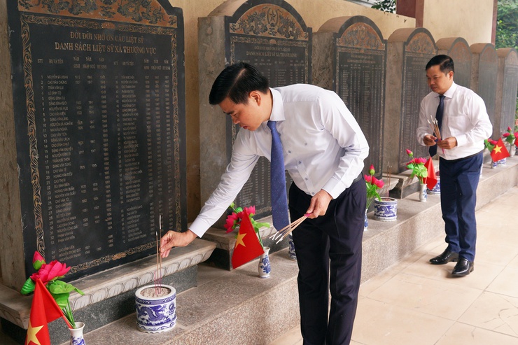 Phường Chương Mỹ tổ chức Lễ dâng hương tưởng niệm các Anh hùng Liệt sĩ nhân dịp Quốc khánh 2/9- Ảnh 4.