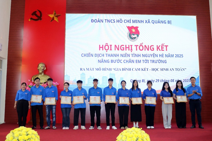 Hội nghị tổng kết chiến dịch thanh niên tình nguyện hè – Nâng bước chân em đến trường” năm 2025- Ảnh 6.