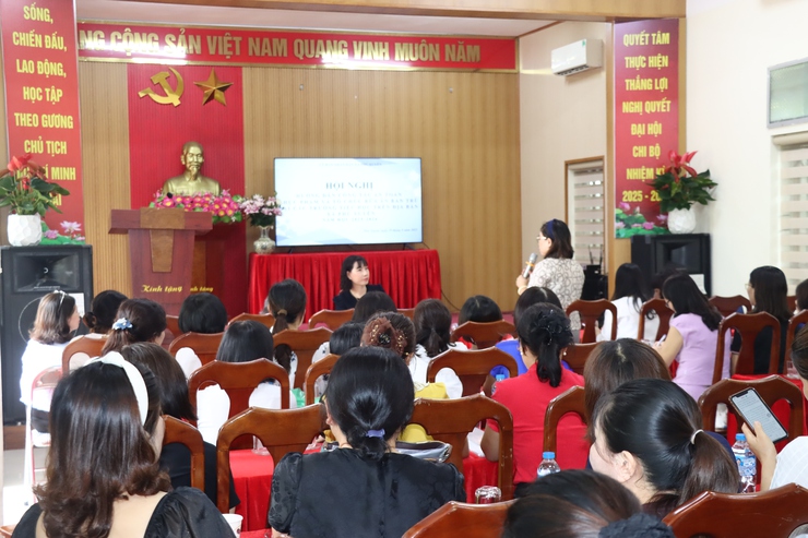 Hội nghị hướng dẫn công tác ATTP và tổ chức bữa ăn bán trú tại các trường trên địa bàn xã Phú Xuyên năm học 2025 - 2026- Ảnh 4.