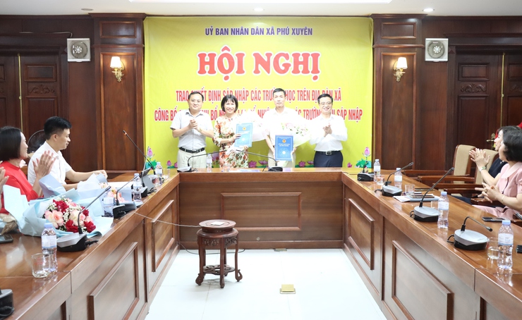 Hội nghị công bố và trao quyết định sáp nhập các nhà trường và bổ nhiệm lãnh đạo quản lý- Ảnh 4.