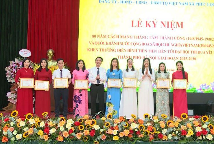 Xã Phúc Lộc trang trọng tổ chức Lễ kỷ niệm 80 năm Cách mạng Tháng Tám (19/8/1945 – 19/8/2025) và Quốc khánh (2/9/1945 – 2/9/2025); Khen thưởng điển hình tiên tiến tiến tới Đại hội thi đua yêu nước TP Hà Nội giai đoạn 2025 – 2030- Ảnh 10.