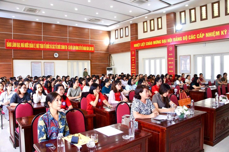PHƯỜNG PHÚ THƯỢNG TỔ CHỨC LỚP BỒI DƯỠNG CHÍNH TRỊ HÈ NĂM 2025- Ảnh 1.