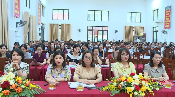 Đảng ủy xã Phúc Lộc tổ chức Hội nghị tuyên truyền Luật Thực hiện dân chủ ở cơ sở và thông tin kết quả phát triển kinh tế - xã hội những tháng đầu năm theo mô hình chính quyền địa phương 2 cấp- Ảnh 2.