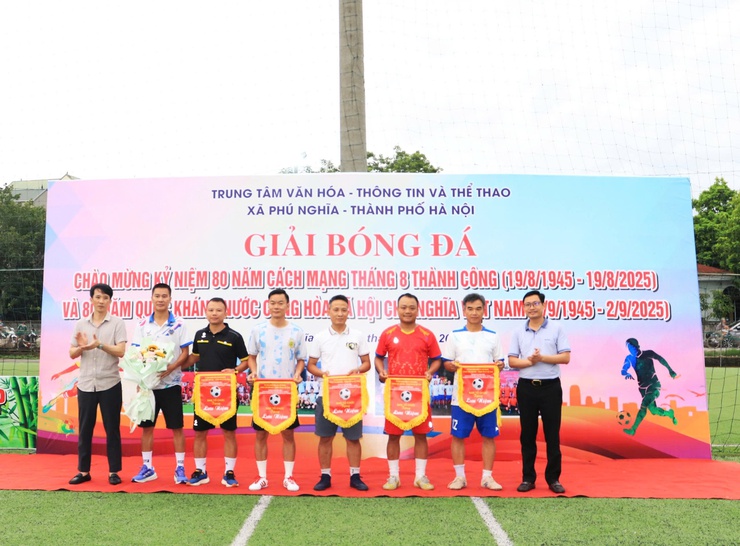 Xã Phú Nghĩa tổ chức thành công Giải bóng đá chào mừng kỷ niệm 80 năm Cách mạng Tháng Tám và Quốc khánh 2/9- Ảnh 5.