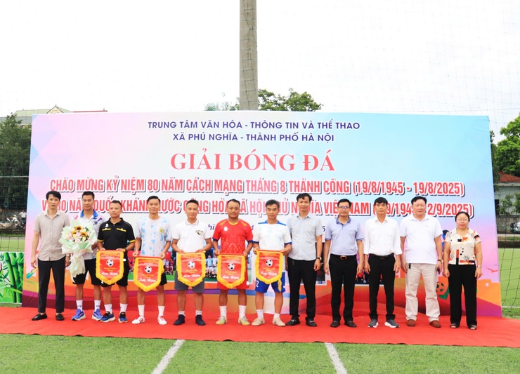 Xã Phú Nghĩa tổ chức thành công Giải bóng đá chào mừng kỷ niệm 80 năm Cách mạng Tháng Tám và Quốc khánh 2/9- Ảnh 4.