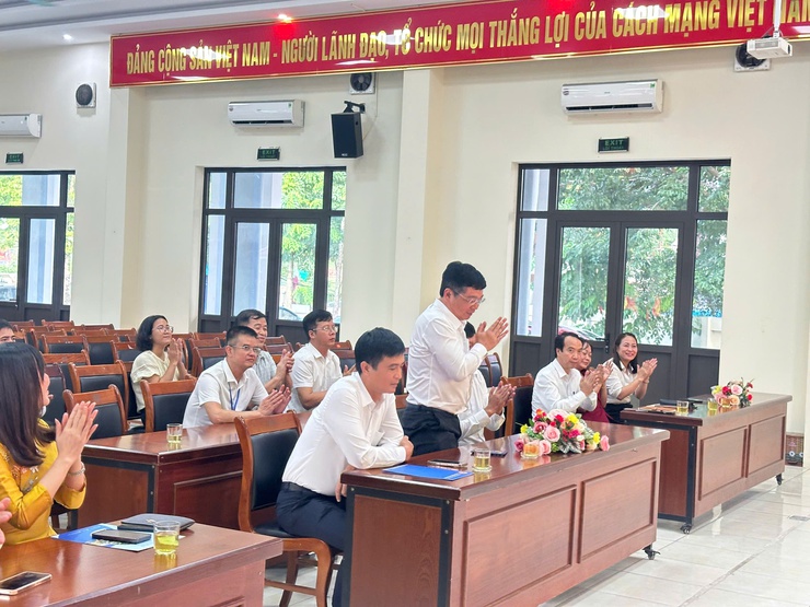 Hội nghị gặp mặt nhân dịp kỷ niệm 80 năm ngày truyền thống ngành Nội vụ - Tư pháp – Văn hóa – Văn phòng – Tài chính (28/8/1945 – 28/8/2025)- Ảnh 1.