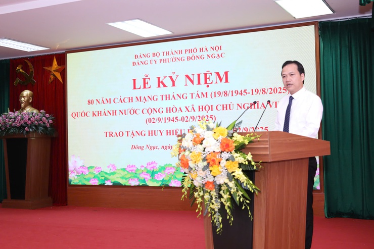 ĐẢNG BỘ PHƯỜNG ĐÔNG NGẠC TỔ CHỨC LỄ KỶ NIỆM 80 NĂM CÁCH MẠNG THÁNG TÁM THÀNH CÔNG (19/8/1945 – 19/8/2025), QUỐC KHÁNH NƯỚC CỘNG HÒA XHCN VIỆT NAM (02/9/1945 – 02/9/2025) VÀ TRAO TẶNG HUY HIỆU ĐẢNG ĐỢT 02/9/2025- Ảnh 2.