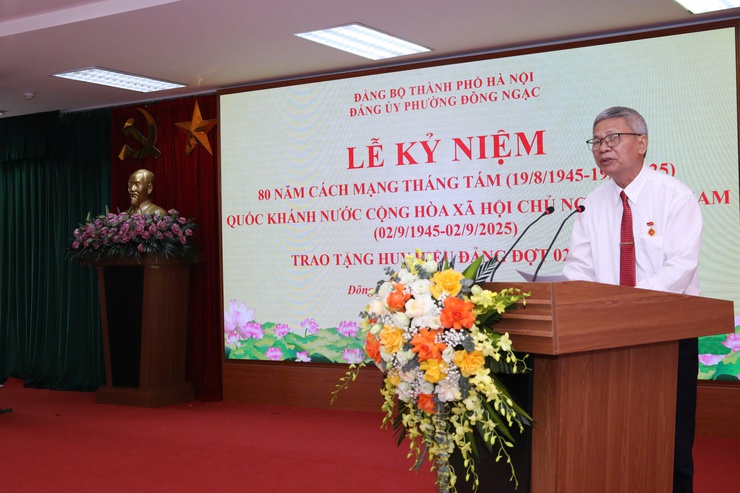 ĐẢNG BỘ PHƯỜNG ĐÔNG NGẠC TỔ CHỨC LỄ KỶ NIỆM 80 NĂM CÁCH MẠNG THÁNG TÁM THÀNH CÔNG (19/8/1945 – 19/8/2025), QUỐC KHÁNH NƯỚC CỘNG HÒA XHCN VIỆT NAM (02/9/1945 – 02/9/2025) VÀ TRAO TẶNG HUY HIỆU ĐẢNG ĐỢT 02/9/2025- Ảnh 15.
