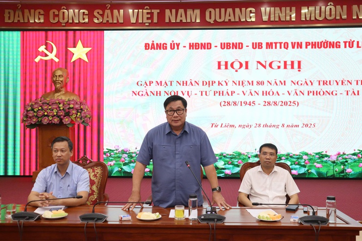 Hội nghị gặp mặt kỷ niệm 80 năm Ngày truyền thống ngành Nội vụ - Tư pháp - Văn hóa - Văn phòng - Tài chính- Ảnh 2.