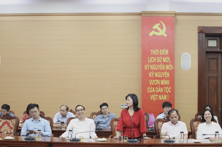 Hội nghị gặp mặt kỷ niệm 80 năm Ngày truyền thống ngành Nội vụ - Tư pháp - Văn hóa - Văn phòng - Tài chính- Ảnh 4.