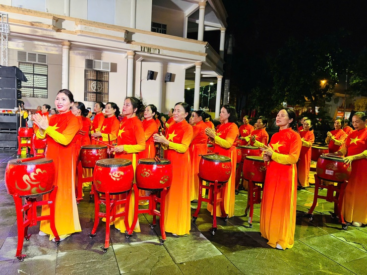 Hòa nhịp cùng đất nước: Chương trình văn hóa -  văn nghệ - thể thao đặc sắc tại xã Thanh Trì - Ảnh 2.