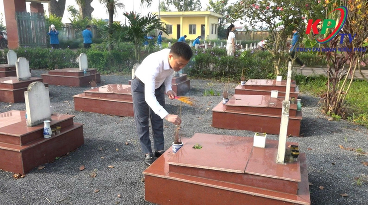Xã Kiều Phú tổ chức các đoàn thăm Viếng các Điểm nghĩa trang liệt sỹ và Đài tưởng niệm trên địa bàn xã nhân kỷ niệm 80 năm Cách mạng tháng Tám thành công và Quốc khánh 2/9- Ảnh 3.