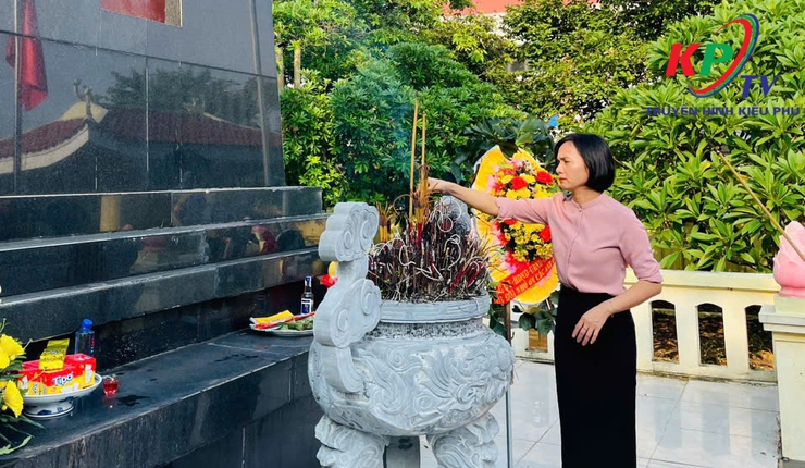Xã Kiều Phú tổ chức các đoàn thăm Viếng các Điểm nghĩa trang liệt sỹ và Đài tưởng niệm trên địa bàn xã nhân kỷ niệm 80 năm Cách mạng tháng Tám thành công và Quốc khánh 2/9- Ảnh 12.