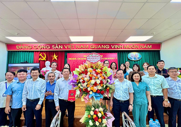 UBND PHƯỜNG VĂN MIẾU- QUỐC TỬ GIÁM KỶ NIỆM 80 NĂM NGÀY TRUYỀN THỐNG NGÀNH NỘI VỤ, TƯ PHÁP, TÀI CHÍNH, VĂN HÓA VÀ THỂ THAO, VĂN PHÒNG HĐND VÀ UBND- Ảnh 4.