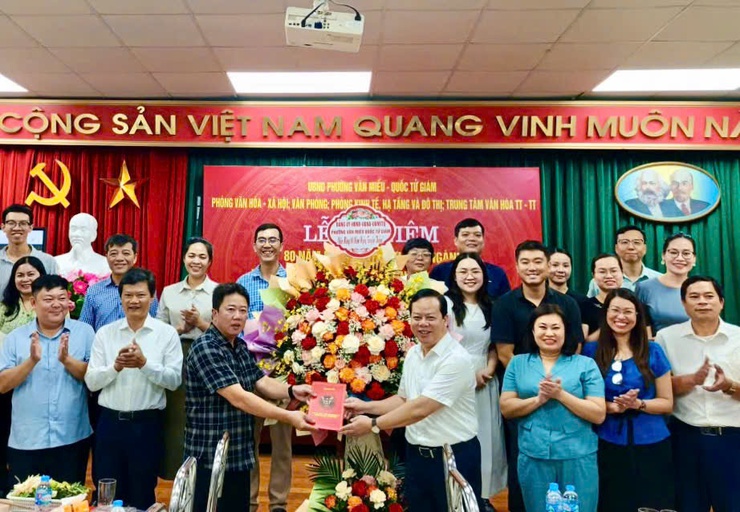 UBND PHƯỜNG VĂN MIẾU- QUỐC TỬ GIÁM KỶ NIỆM 80 NĂM NGÀY TRUYỀN THỐNG NGÀNH NỘI VỤ, TƯ PHÁP, TÀI CHÍNH, VĂN HÓA VÀ THỂ THAO, VĂN PHÒNG HĐND VÀ UBND- Ảnh 5.