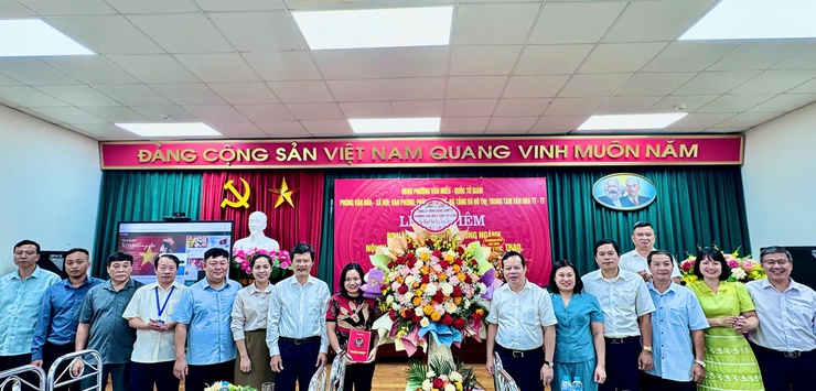 UBND PHƯỜNG VĂN MIẾU- QUỐC TỬ GIÁM KỶ NIỆM 80 NĂM NGÀY TRUYỀN THỐNG NGÀNH NỘI VỤ, TƯ PHÁP, TÀI CHÍNH, VĂN HÓA VÀ THỂ THAO, VĂN PHÒNG HĐND VÀ UBND- Ảnh 2.