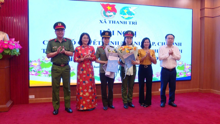 HỘI NGHỊ CÔNG BỐ CÁC QUYẾT ĐỊNH THÀNH LẬP CHI ĐOÀN, CHI HỘI PHỤ NỮ VÀ HỘI ĐỒNG ĐỘI XÃ THANH TRÌ- Ảnh 4.