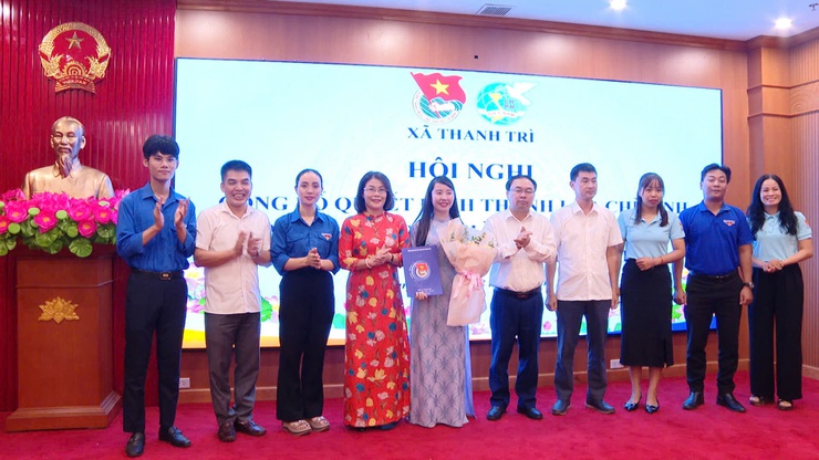HỘI NGHỊ CÔNG BỐ CÁC QUYẾT ĐỊNH THÀNH LẬP CHI ĐOÀN, CHI HỘI PHỤ NỮ VÀ HỘI ĐỒNG ĐỘI XÃ THANH TRÌ- Ảnh 9.