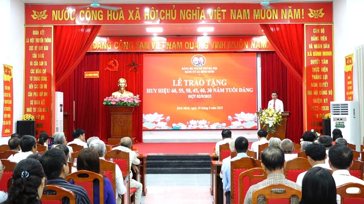 Xã Bình Minh: 42 đảng viên được trao tặng huy hiệu Đảng đợt 2/9/2025- Ảnh 4.