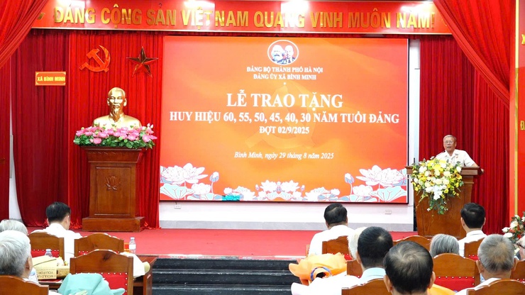 Xã Bình Minh: 42 đảng viên được trao tặng huy hiệu Đảng đợt 2/9/2025- Ảnh 10.