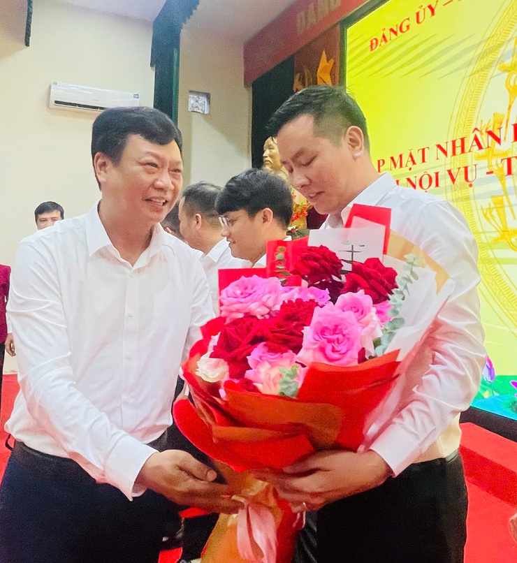 Hội nghị gặp mặt nhân dịp kỷ niệm 80 năm ngày truyền thống ngành Nội vụ - Tư pháp – Văn hóa – Văn phòng – Tài chính (28/8/1945 – 28/8/2025)- Ảnh 7.