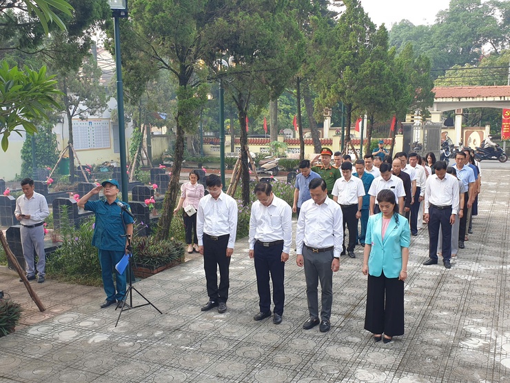PHƯỜNG PHÚ LƯƠNG VIẾNG NGHĨA TRANG LIỆT SỸ NHÂN KỶ NIỆM 80 NĂM CÁCH MẠNG THÁNG TÁM VÀ QUỐC KHÁNH 2/9- Ảnh 2.