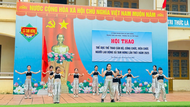 TƯNG BỪNG HỘI THAO THỂ DỤC THỂ THAO XÃ TAM HƯNG LẦN THỨ I NĂM 2025- Ảnh 2.