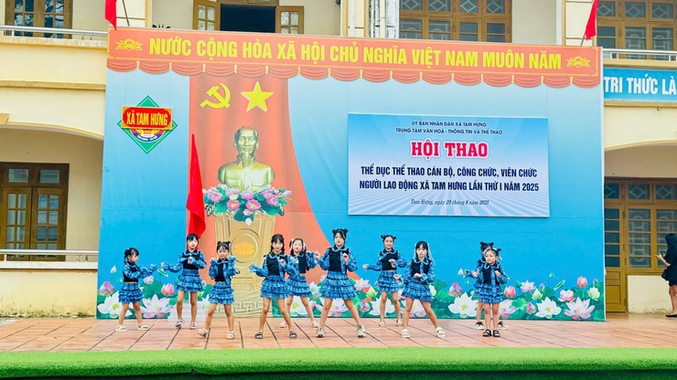 TƯNG BỪNG HỘI THAO THỂ DỤC THỂ THAO XÃ TAM HƯNG LẦN THỨ I NĂM 2025- Ảnh 1.