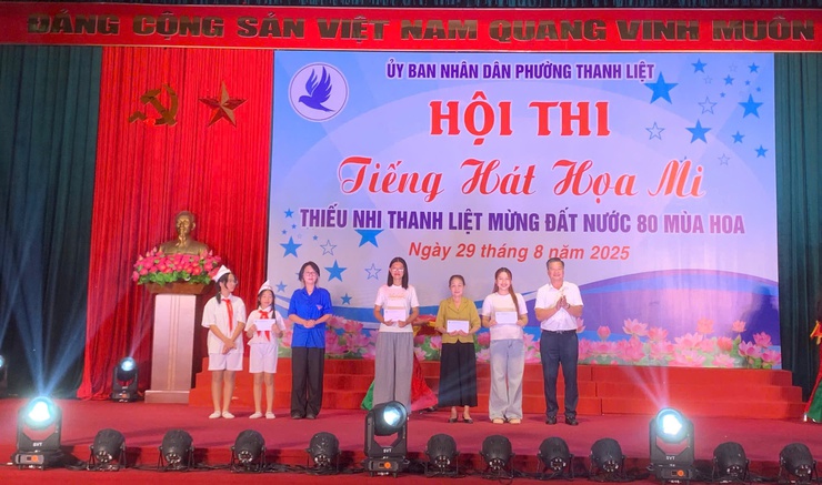 Phường Thanh Liệt: Hội thi “Tiếng hát Họa mi” với chủ đề Thiếu nhi Thanh Liệt mừng đất nước 80 mùa hoa- Ảnh 7.