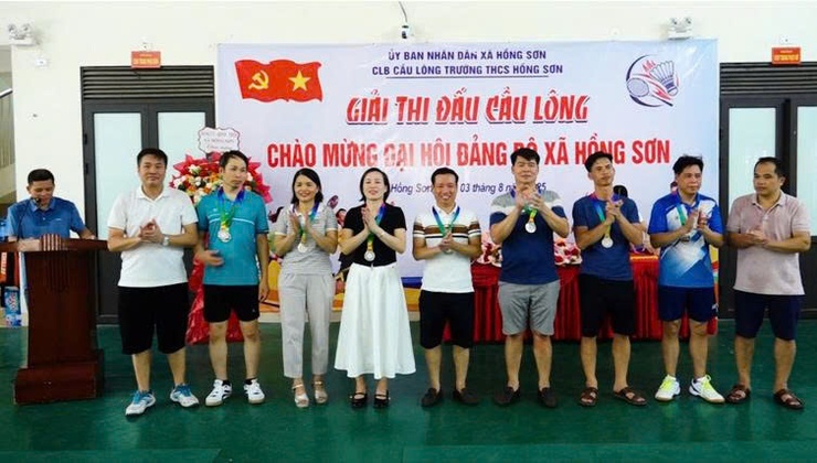 CLB cầu lông Trường THCS Hồng Sơn tổ chức giải cầu lông chào mừng Đại hội Đại biểu Đảng bộ xã Hồng Sơn lần thứ Nhất, nhiệm kỳ 2025 – 2030- Ảnh 10.