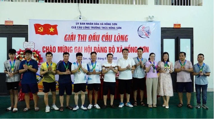 CLB cầu lông Trường THCS Hồng Sơn tổ chức giải cầu lông chào mừng Đại hội Đại biểu Đảng bộ xã Hồng Sơn lần thứ Nhất, nhiệm kỳ 2025 – 2030- Ảnh 11.