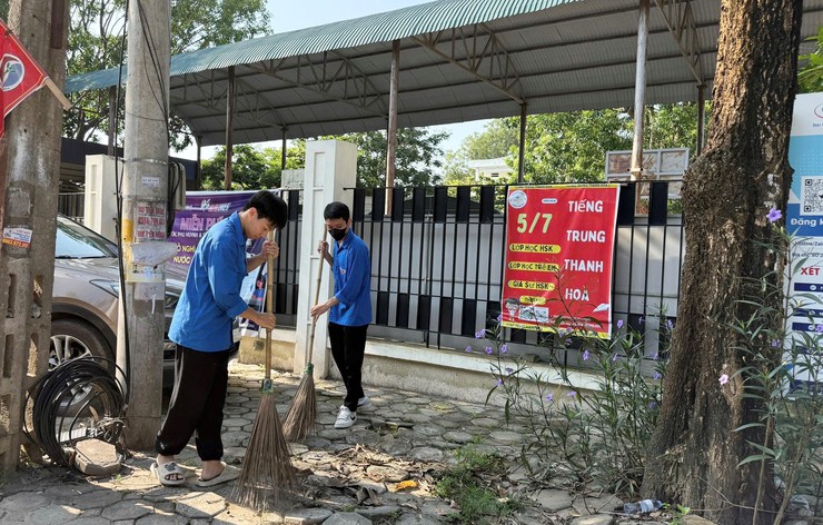 Xã Dương Hoà ra quân tổng vệ sinh môi trường - Ảnh 13.