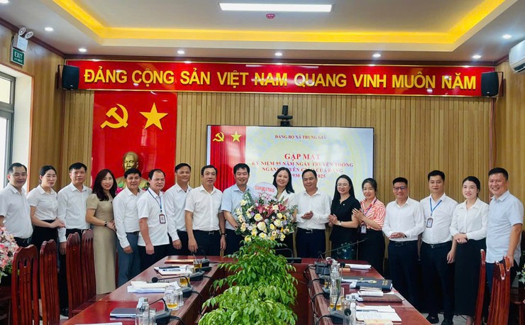 TRUNG GIÃ: GẶP MẶT KỶ NIỆM 95 NĂM NGÀY TRUYỀN THỐNG NGÀNH TUYÊN GIÁO CỦA ĐẢNG- Ảnh 1.