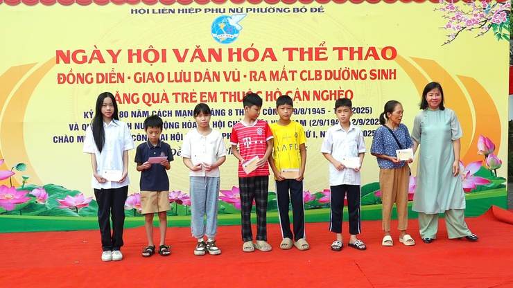 Hội Liên hiệp phụ nữ phường Bồ Đề tổ chức Ngày hội văn hoá thể thao chào mừng kỷ niệm 80 năm Cách mạng Tháng Tám thành công (19/8); Quốc khánh Nước CHXHCN Việt Nam (2/9) và thành công Đại hội Đảng bộ phường Bồ Đề lần thứ I- Ảnh 6.