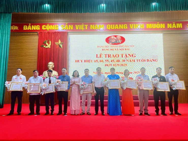 55 ĐẢNG VIÊN ĐẢNG BỘ XÃ NỘI BÀI ĐƯỢC TRAO TẶNG, TRUY TẶNG HUY HIỆU ĐẢNG ĐỢT 2/9- Ảnh 5.