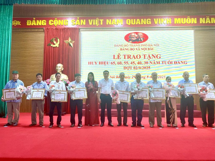 55 ĐẢNG VIÊN ĐẢNG BỘ XÃ NỘI BÀI ĐƯỢC TRAO TẶNG, TRUY TẶNG HUY HIỆU ĐẢNG ĐỢT 2/9- Ảnh 7.