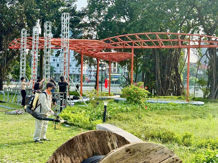PHƯỜNG VĂN MIẾU – QUỐC TỬ GIÁM PHUN HÓA CHẤT, VỆ SINH MÔI TRƯỜNG, PHÒNG CHỐNG DỊCH BỆNH PHỤC VỤ LỄ KỶ NIỆM 80 NĂM QUỐC KHÁNH NƯỚC CỘNG HÒA XÃ HỘI CHỦ NGHĨA VIỆT NAM 02/9- Ảnh 7.